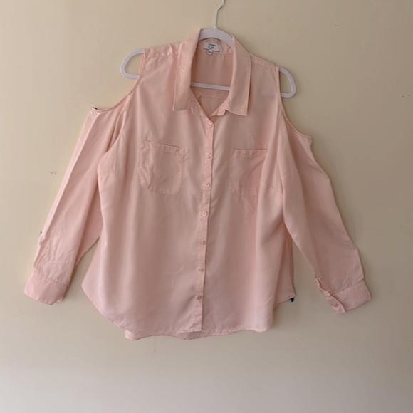 Crown & Ivy Curvy Light Pink Cold Shoulder Button Down Shirt Size 3X - Picture 1 of 12